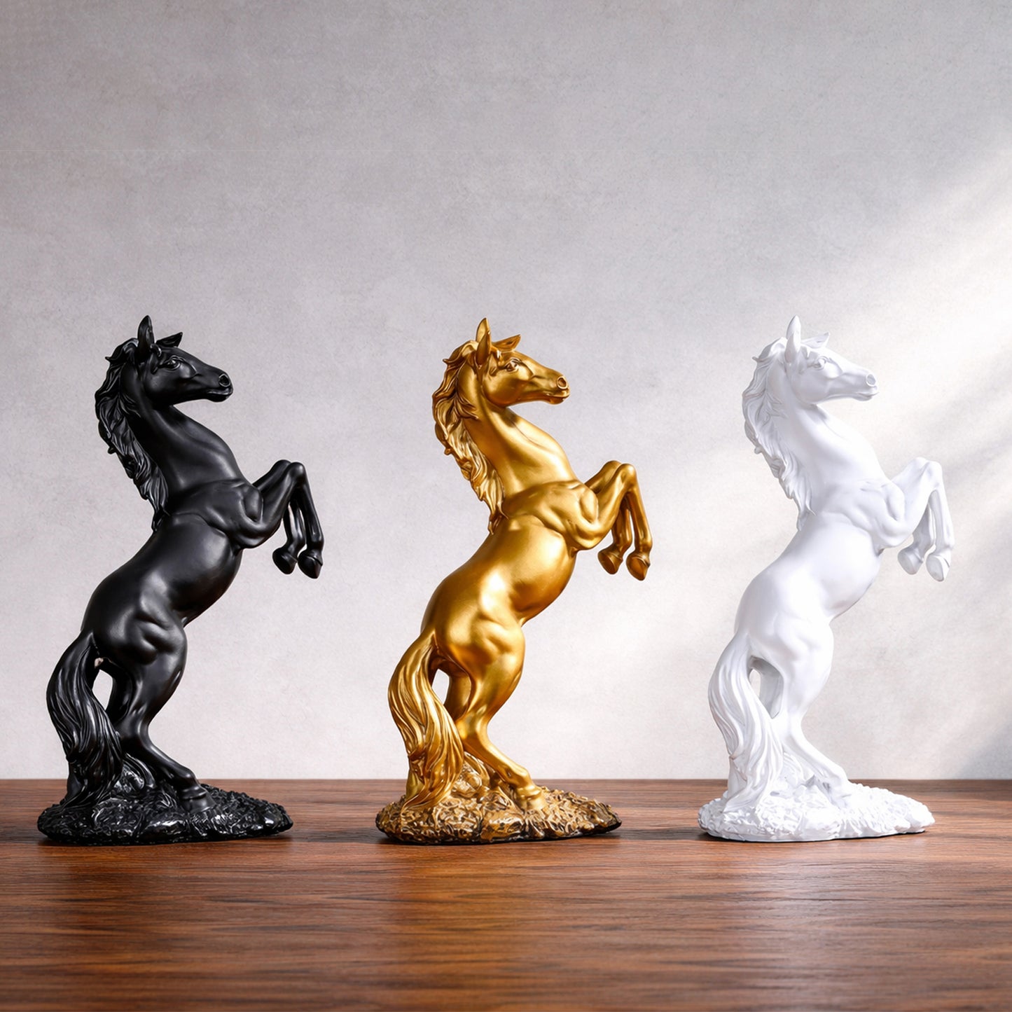 Resin Horse Statue Home Decor / Modern Interior Sculpture