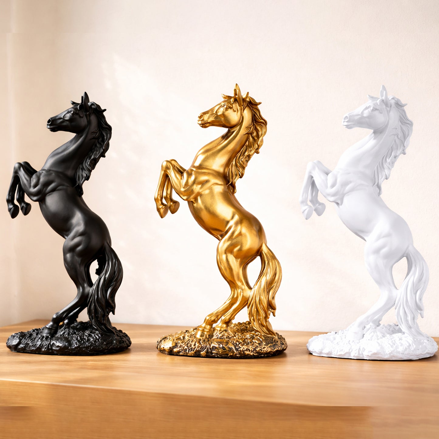 Resin Horse Statue Home Decor / Modern Interior Sculpture