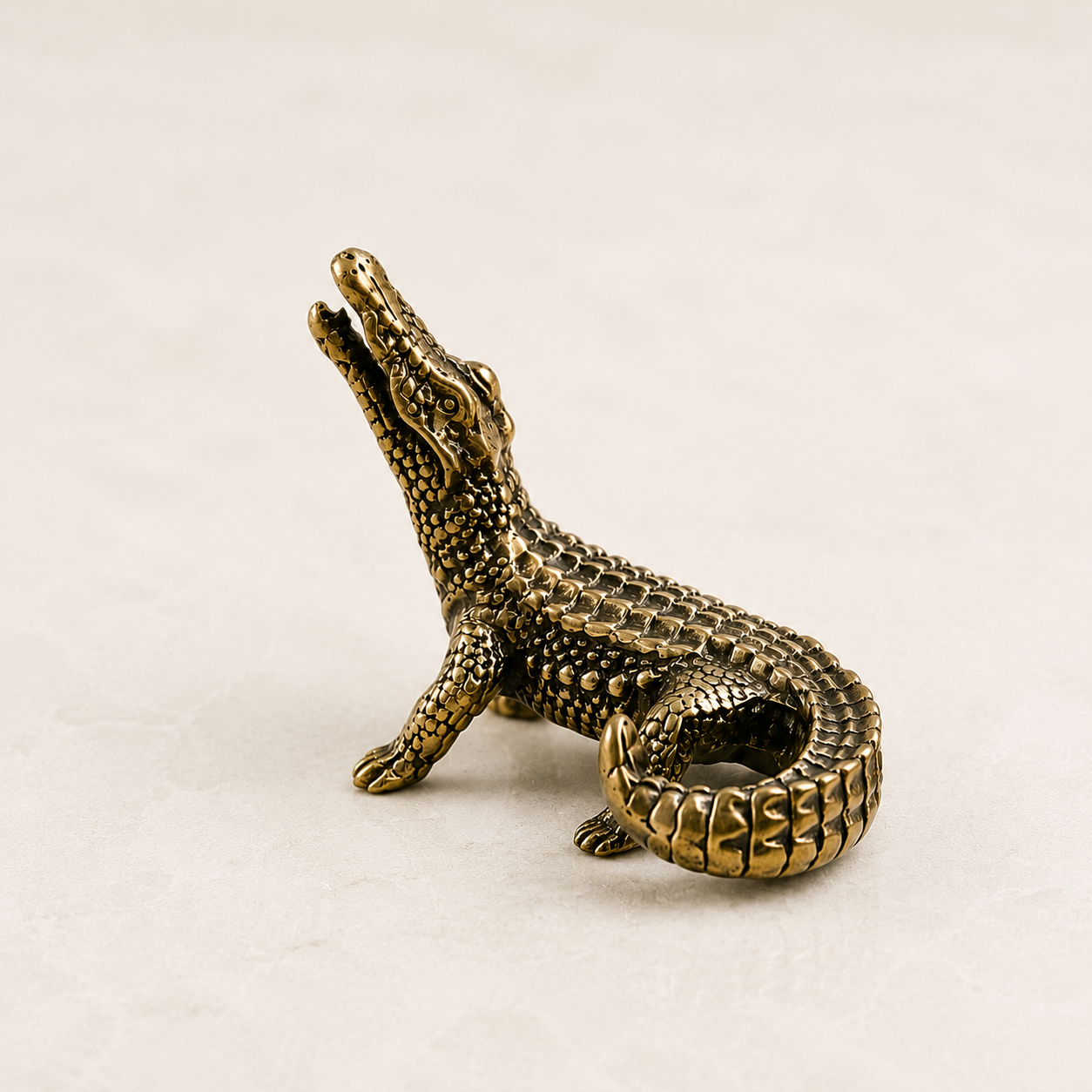 Bronze Crocodile Figurine Vintage Animal Statue Desk Shelf Home Decor Ornament Collector Gift