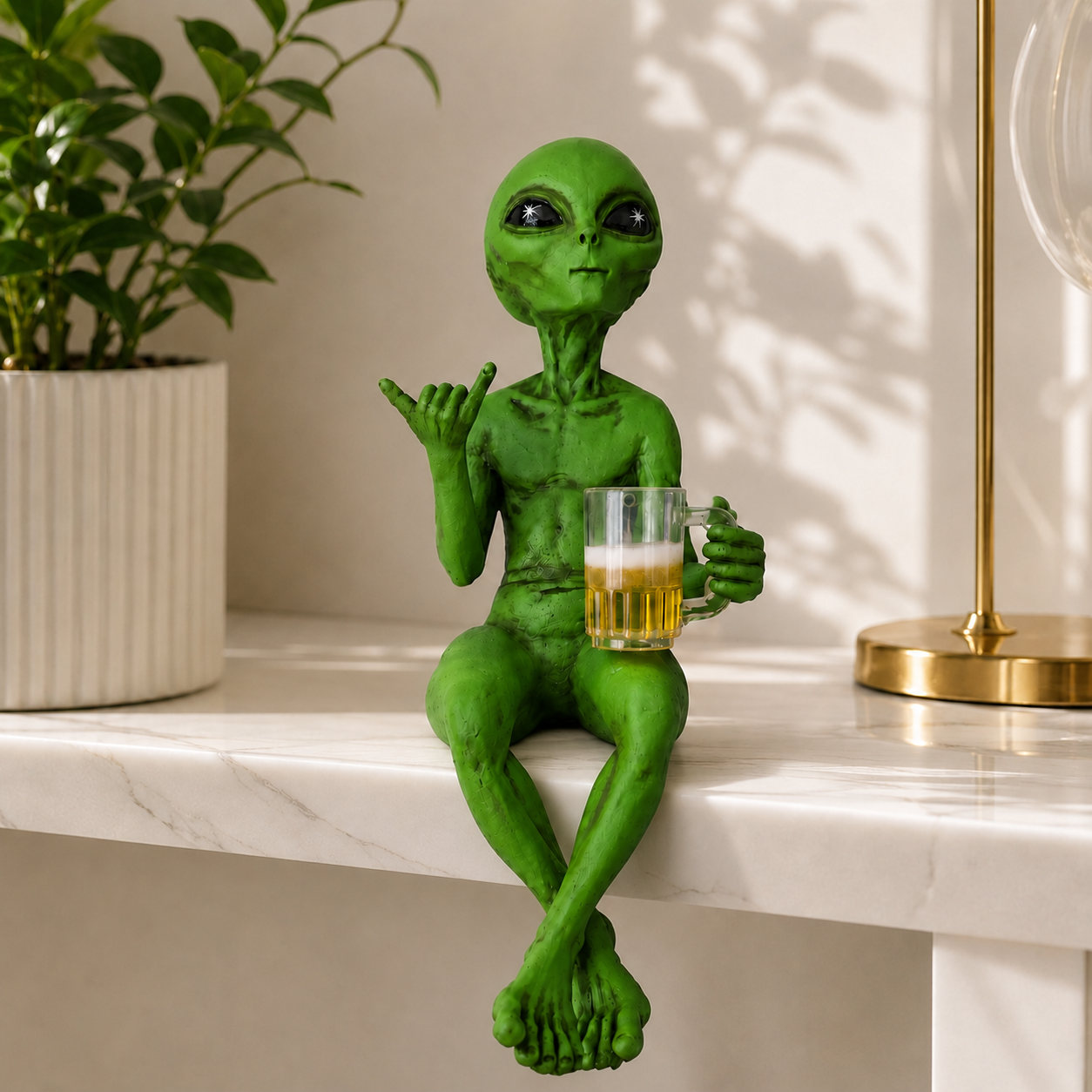 Funny Alien Resin Statue Beverage Mug Figurine Shelf Desk Office Garden Decor Gift Ornament