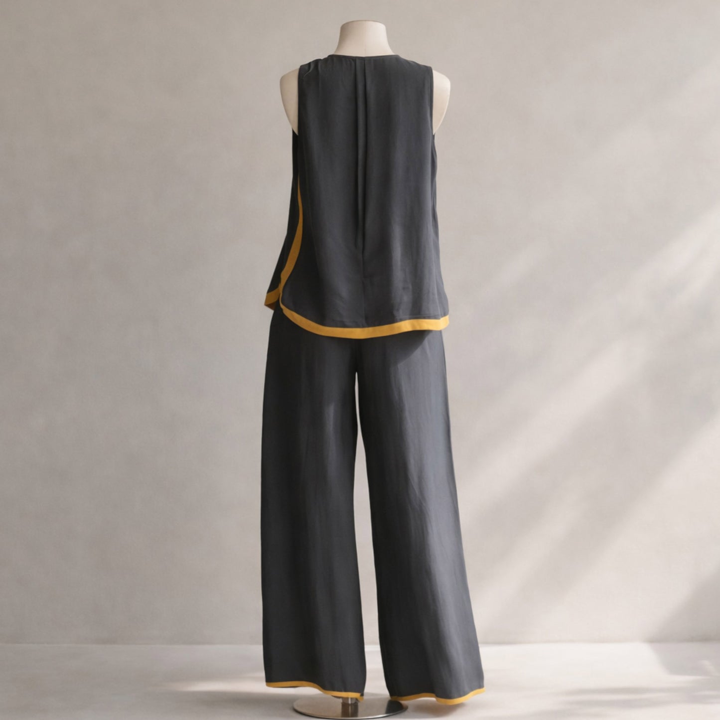 Women’s Sleeveless Wide-leg Trouser Set / Casual Summer Fashion