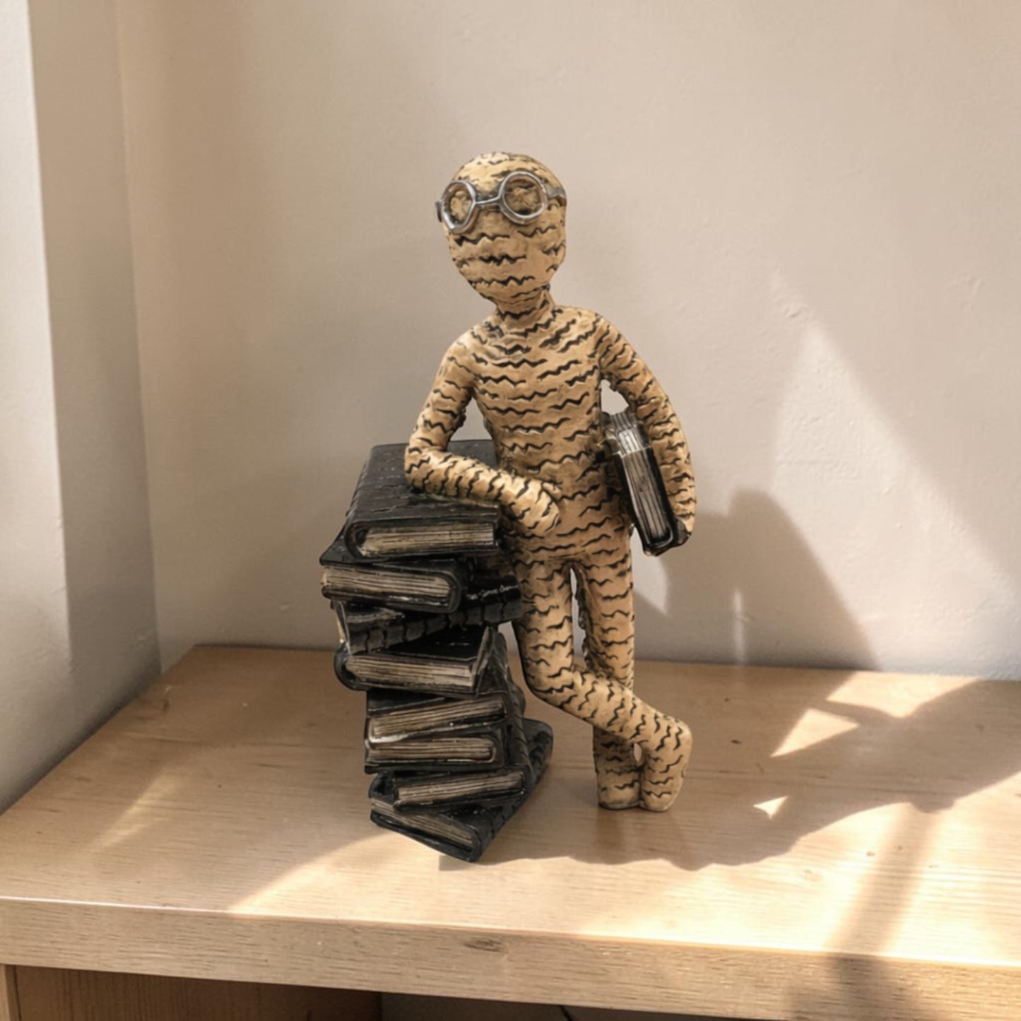 Abstract Reader Book Statue | Modern Resin Figurine Home Decor